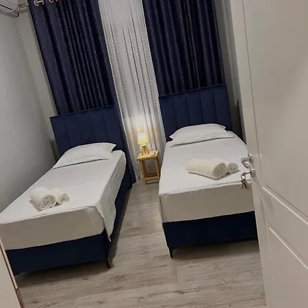 Zhuraj Appartement *
